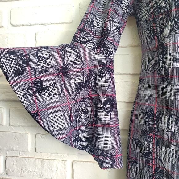 NWT Olivia Matthews Dress Long Bell Sleeves Black Gray Pink Floral Plaid Size S - Picture 8 of 12
